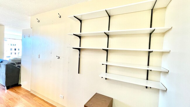 property at 818 S King St