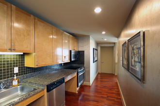 Dockside Luxury Apartments in Philadelphia, PA - Building Photo - Interior Photo