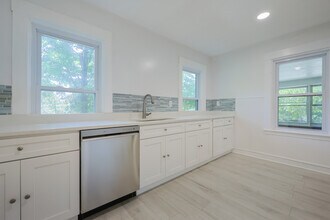 85 Main St in Groton, MA - Building Photo - Building Photo