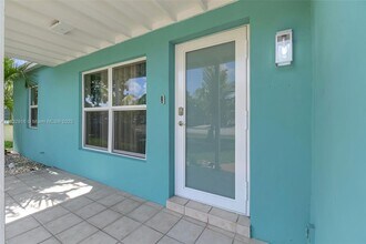 320 NW 51st Ct in Fort Lauderdale, FL - Building Photo - Building Photo