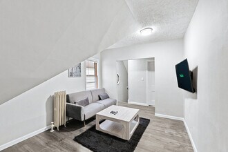 16 E 32nd St in Bayonne, NJ - Building Photo - Building Photo