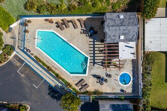 969 Hygeia Ave in Encinitas, CA - Building Photo - Building Photo