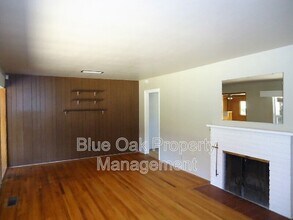 1159 Sierra Vista Way in Chico, CA - Building Photo - Building Photo