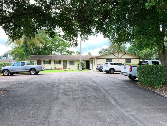 4875-4883 SW 65th Ave