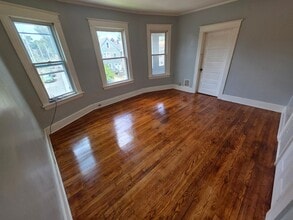 12 May St in Poughkeepsie, NY - Building Photo - Building Photo