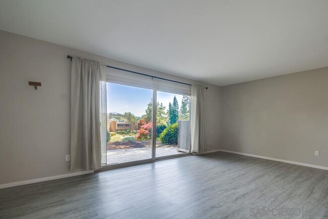 5700 Baltimore Dr in La Mesa, CA - Building Photo - Building Photo