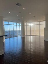 8066 Park Ln in Dallas, TX - Building Photo - Building Photo