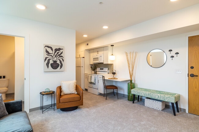 Larimore Senior Residences in Omaha, NE - Foto de edificio - Interior Photo