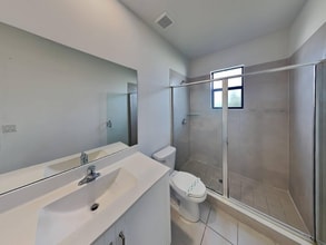 3454 W 110th St in Hialeah, FL - Building Photo - Building Photo