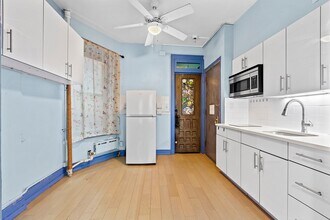 105 Thompson St in New York, NY - Building Photo - Building Photo