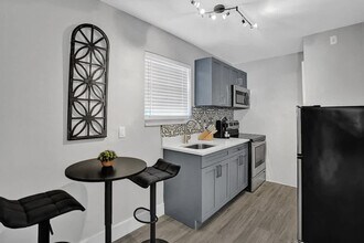 50 Davie Blvd in Fort Lauderdale, FL - Building Photo - Building Photo