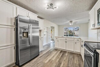 2220 W Ohio Ave in Tampa, FL - Building Photo - Building Photo