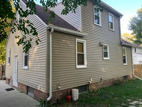 2902 Wood Street in Ames, IA - Foto de edificio - Building Photo