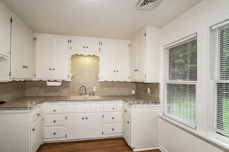 2218 N Midwest Blvd in Oklahoma City, OK - Building Photo - Building Photo