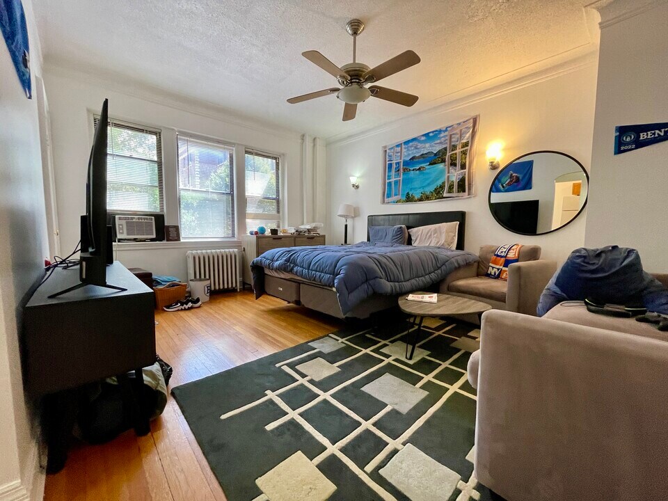 141 Englewood Ave, Unit 1 in Boston, MA - Foto de edificio