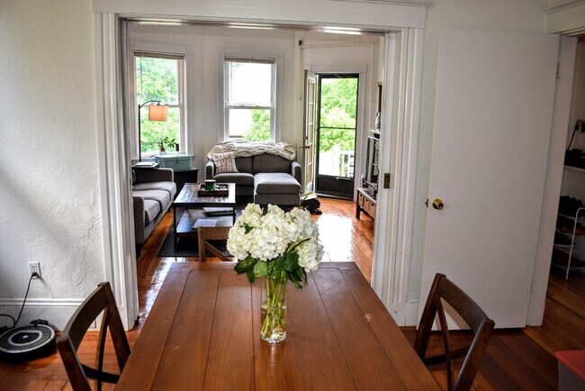 43 Oakview Ter, Unit 2 in Boston, MA - Building Photo - Building Photo