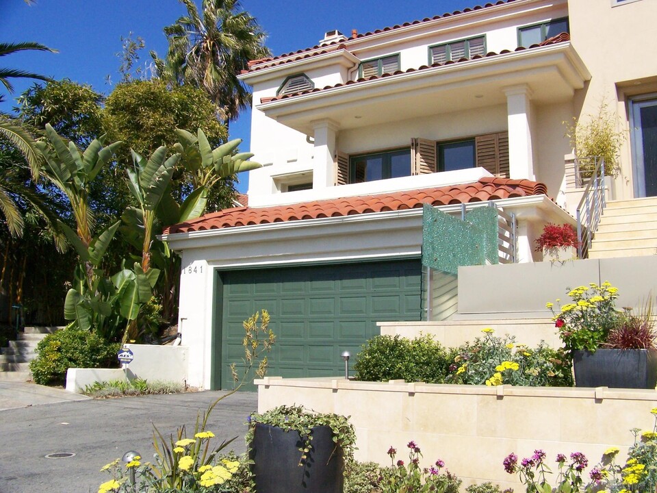 1841 Montgomery Ave in Encinitas, CA - Building Photo