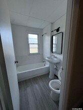 3611 E 117th St-Unit -2R in Cleveland, OH - Building Photo - Building Photo