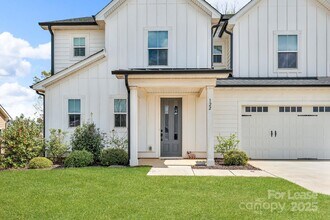 122 Round Rock Rd in Troutman, NC - Building Photo - Building Photo