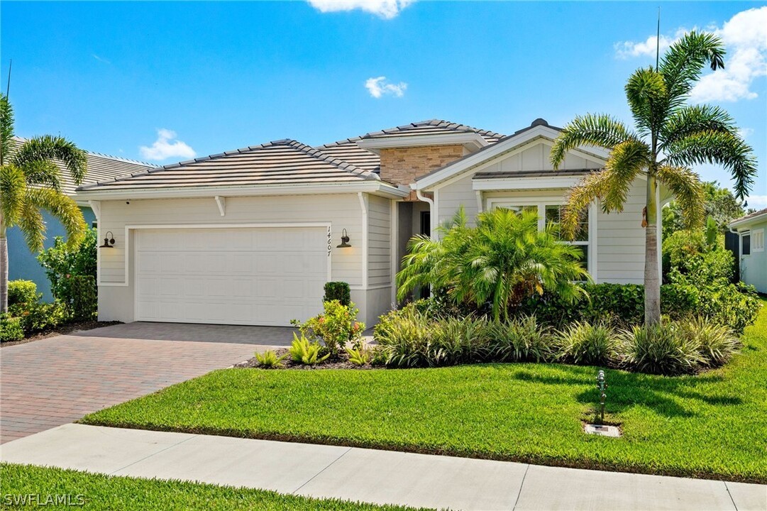 14607 Stillwater Way in Naples, FL - Foto de edificio