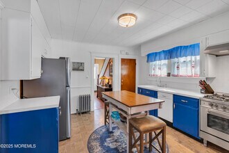 12 Main St in Matawan, NJ - Building Photo - Building Photo