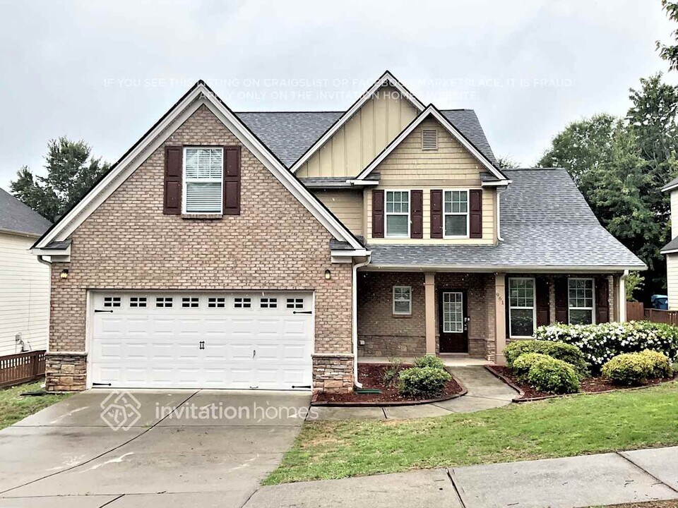 961 Ashton Park Dr SE in Lawrenceville, GA - Building Photo