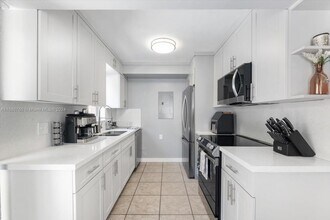 1129 N Andrews Ave-Unit -1 in Fort Lauderdale, FL - Building Photo - Building Photo