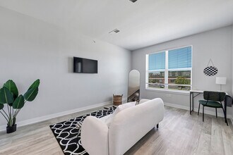 100 Viva Bene Cir-Unit -ID1058926P in St. Peters, MO - Building Photo - Building Photo
