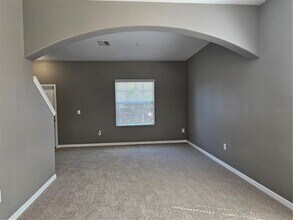 609 Tanana Fall Dr in Ruskin, FL - Building Photo - Building Photo