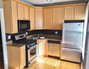 628 W Roscoe St, Unit 2S in Chicago, IL - Building Photo - Building Photo
