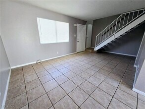 4972 Larkspur St in Las Vegas, NV - Building Photo - Building Photo