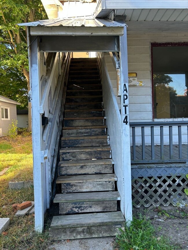 property at 210 S 4th St