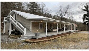 2080 Silvermine Rd in Bryson City, NC - Building Photo
