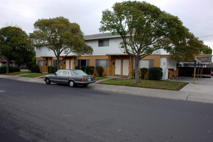 180-186 El Carmelo Ave Apartments