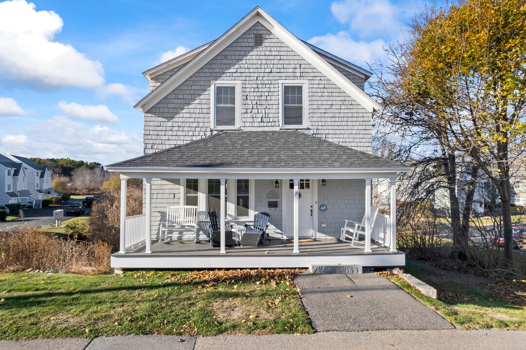 19 Long Beach Ave in York, ME - Building Photo