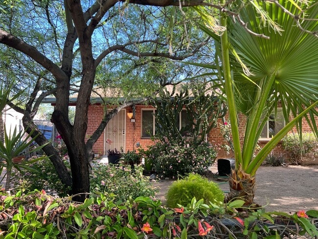 property at 327 E Mabel St