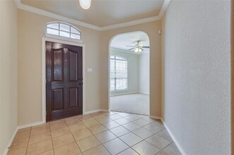 2001 Frosted Willow Ln in Fort Worth, TX - Building Photo - Building Photo