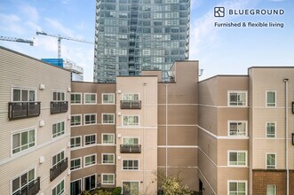 250 Bellevue Way NE-Unit -FL5-ID322 in Bellevue, WA - Building Photo - Building Photo