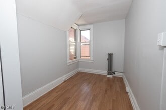 297 W Broadway in Paterson, NJ - Building Photo - Building Photo