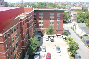 Casa Morelos in Chicago, IL - Foto de edificio - Building Photo