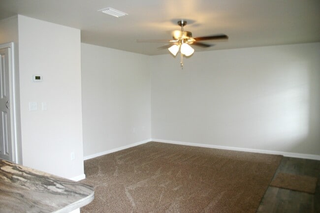 941 Valley Rd in Crestview, FL - Foto de edificio - Building Photo