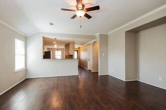 415 Crosby Village Dr in Crosby, TX - Building Photo - Building Photo