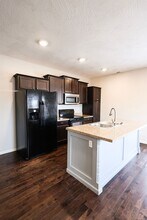 414 E Harrison St in Springfield, MO - Foto de edificio - Building Photo