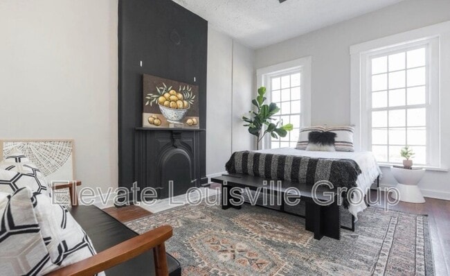 property at 914 E Muhammad Ali Blvd