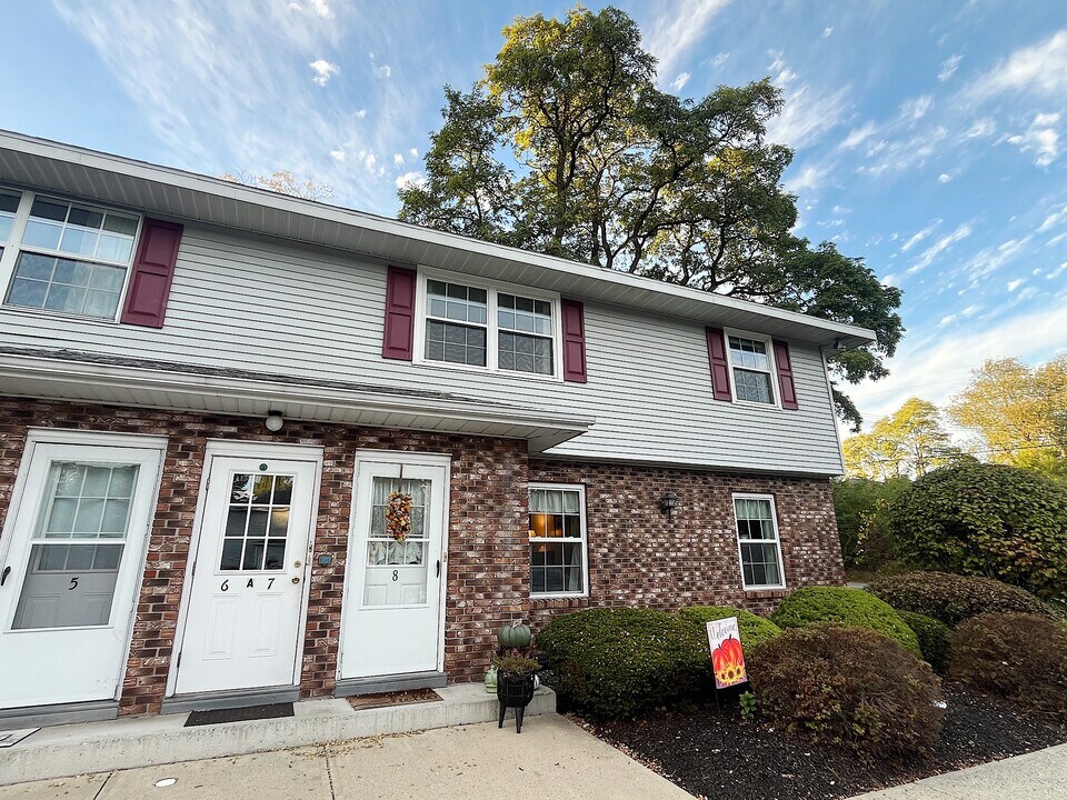 25A Pine Ln, Unit 25A Pine Lane Apt 7 in Albany, NY - Foto de edificio