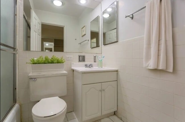 6725 N Sheridan Rd in Chicago, IL - Building Photo - Building Photo