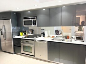 31 SE 6th St, Unit 1003 in Miami, FL - Building Photo