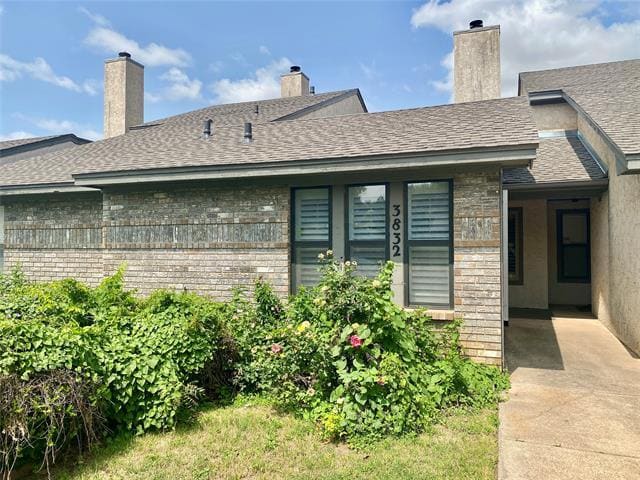 property at 3832 Crossroads Dr