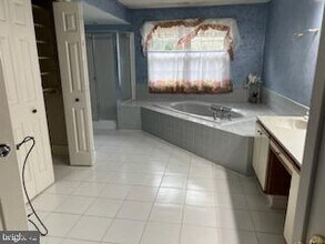 1 Wright Pl in West Windsor Township, NJ - Building Photo - Building Photo