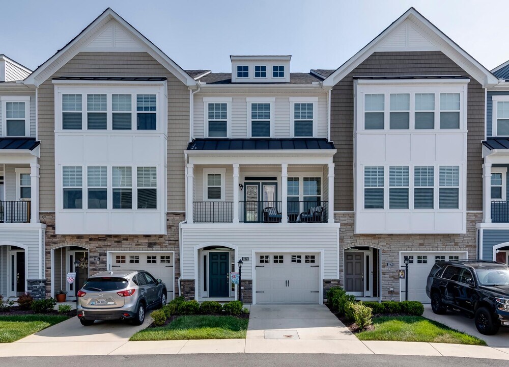 2272 Perennial Cir in Henrico, VA - Foto de edificio